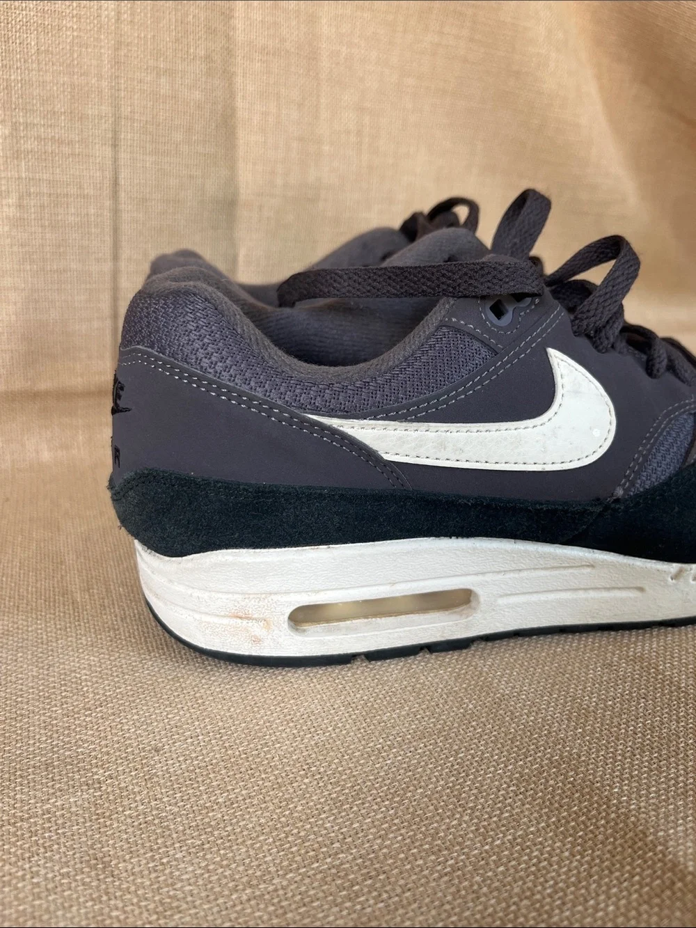 Nike Men's Black and White Low-Top Air Max Sneakers